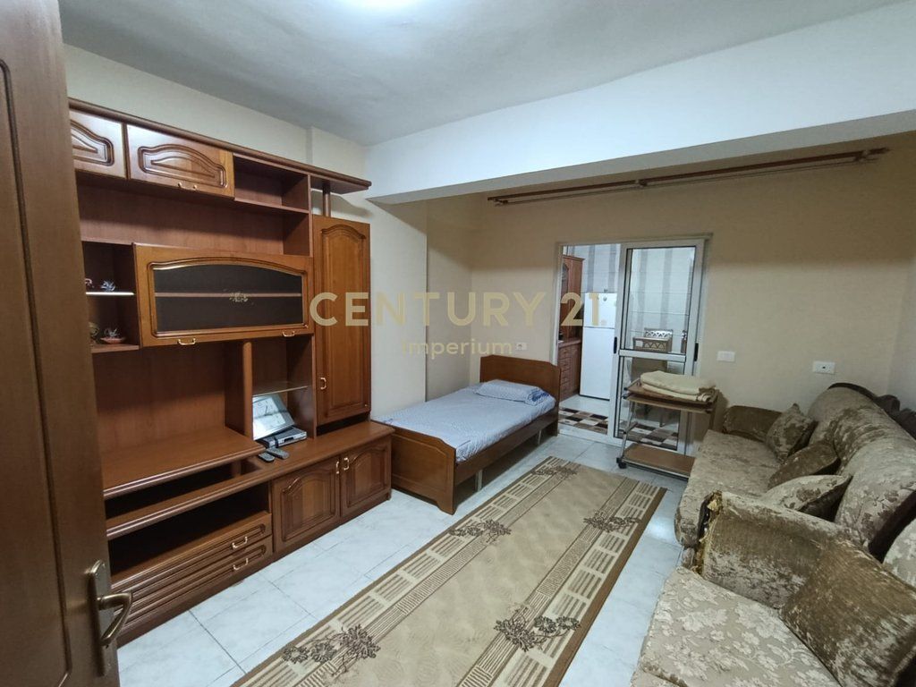 Apartment for rent – 2+1 with separate kitchen, Dritan Hoxha Street 500 L /Month