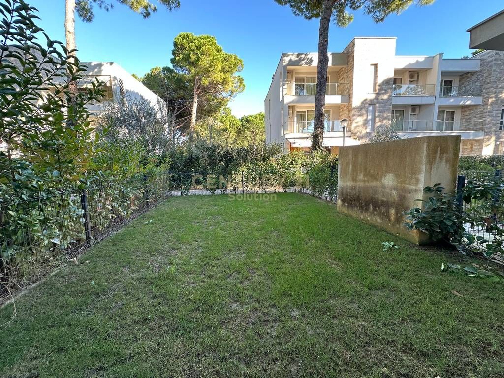 VENDIAMO APPARTAMENTO 2+1+ 120 M2 CORTILE PRESSO LA RESIDENZA "SAN PIETRO"
