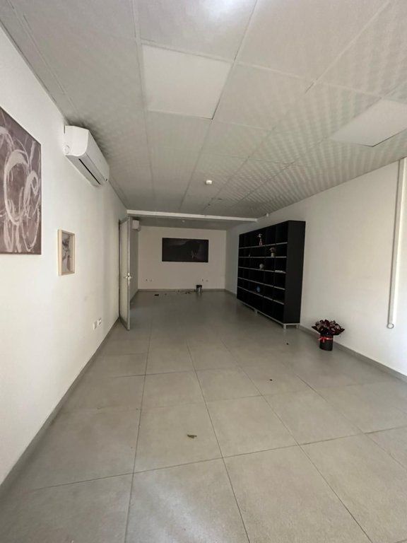 For rent, 4-Storey Building, Kavaja Street, Tirana.