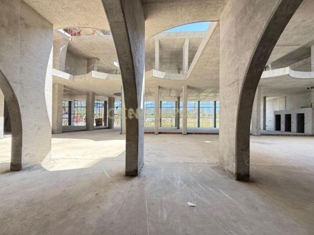 Shitet apartament 1+1+2