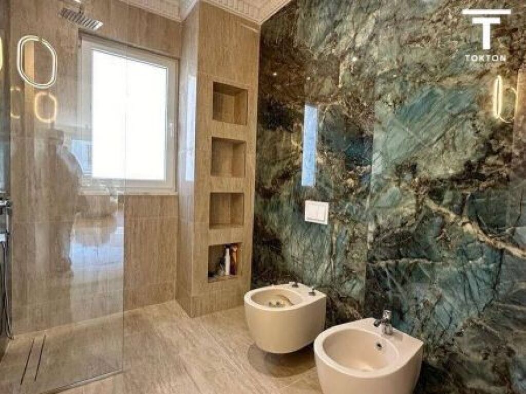 AFFITTO, VILLA DI LUSSO CON PISCINA + 2 POSTI AUTO, TEG.