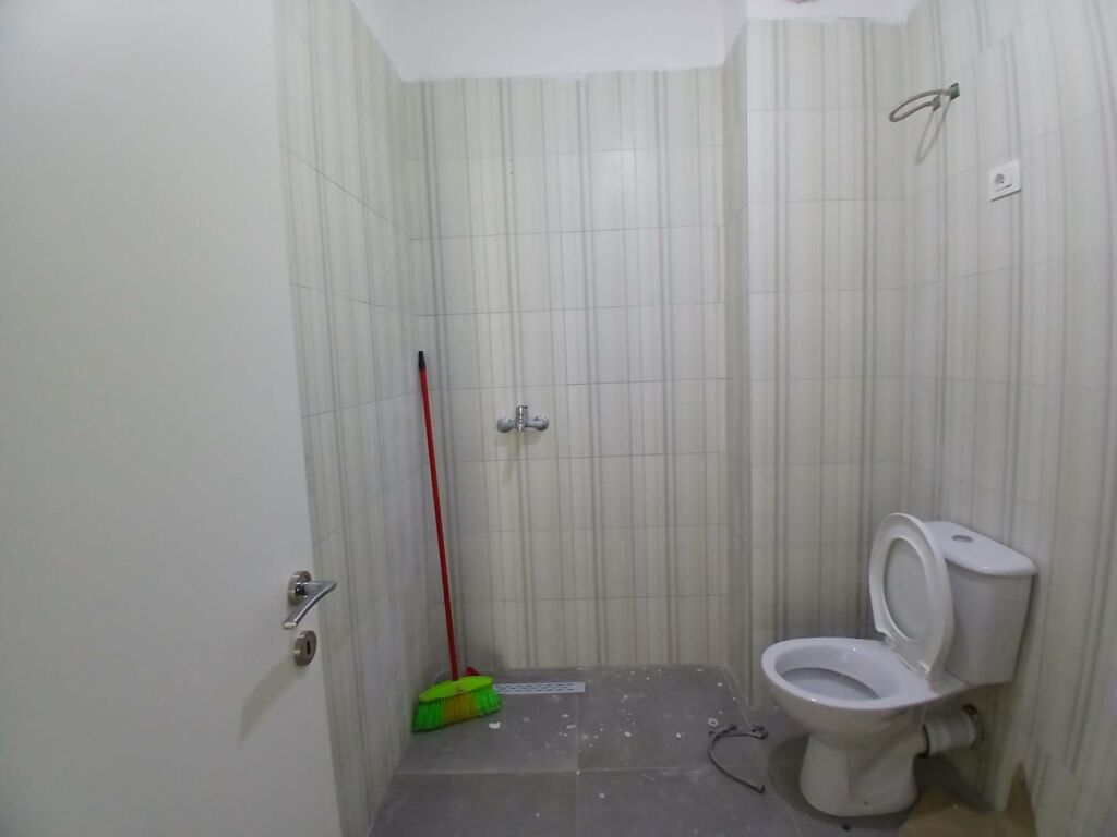 For rent apartment 2+1+2 bathrooms at 5 Maji Street inert complex