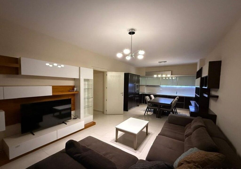 NEL COMUNE DI PARIGI SI AFFITTA APPARTAMENTO 2+1