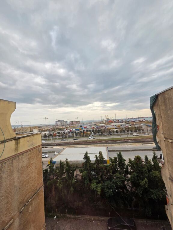 Jepet me qira apartament 1+1 300 euro te kastrati ne durres