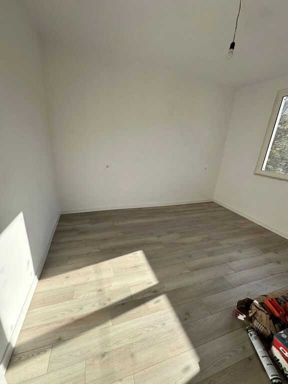 For sale, 2+1 Apartment, Near the School “Eftali Koci” Durres