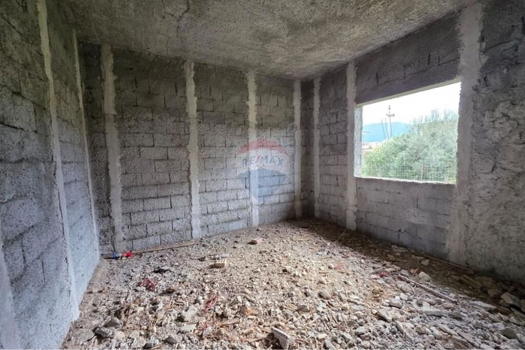 Ndertese 2 kateshe per shitje,Orikum