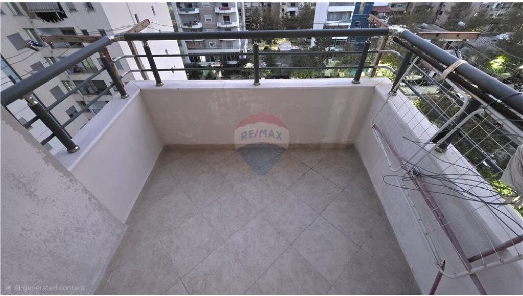 Apartament 2+1+2 ne Shitje,pas hotel Martini