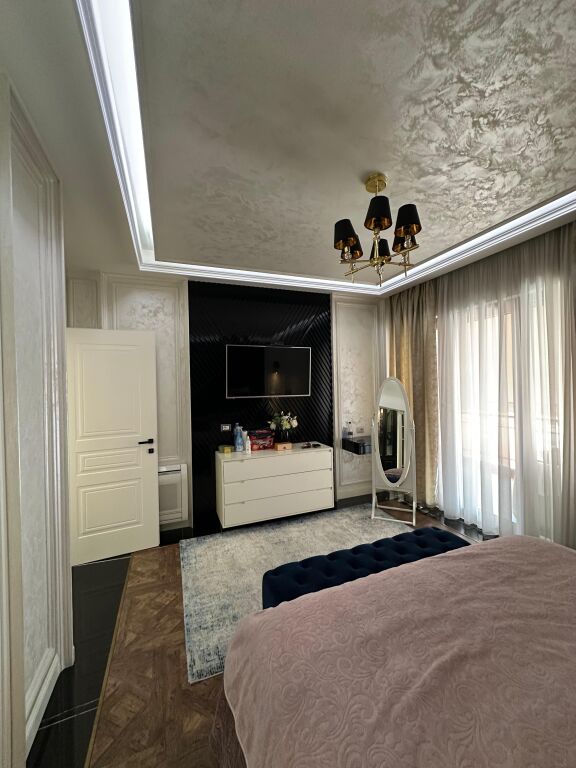 📍In Affitto SUPER Appartamento 2+1 con ampi spazi, situato in una delle residenze più esclusive di Tirana nel Complesso Delijorgji.