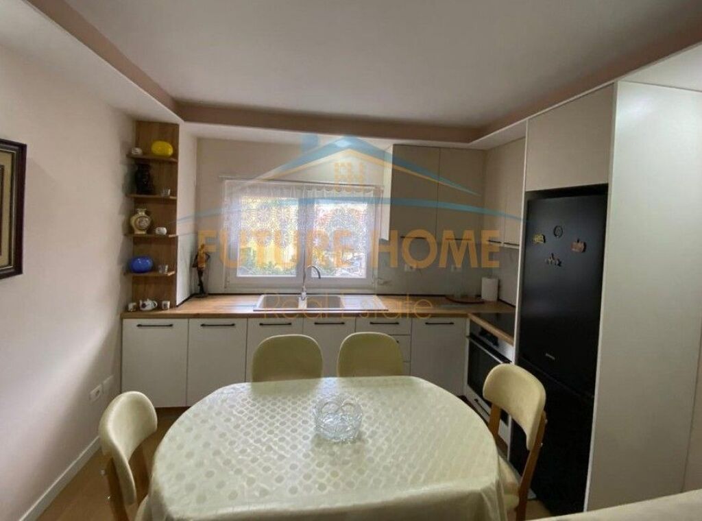 Affitto, Appartamento 1+1, Comune di Parigi, Tirana