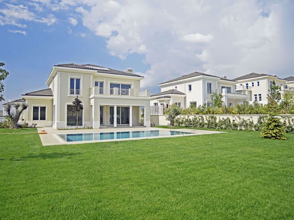 FOR SALE: Individual Villa + Pool 📍 Rolling Hills II - TEG 🌐 5 Bedrooms &amp; 6 Bathrooms | Built in 2025 | Finishing Phase | €1.5M 🔥