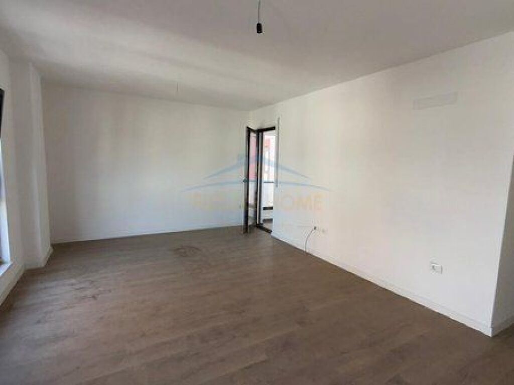 For sale, Apartment 2+1+2, Commune of Paris, Tirana Empire66250