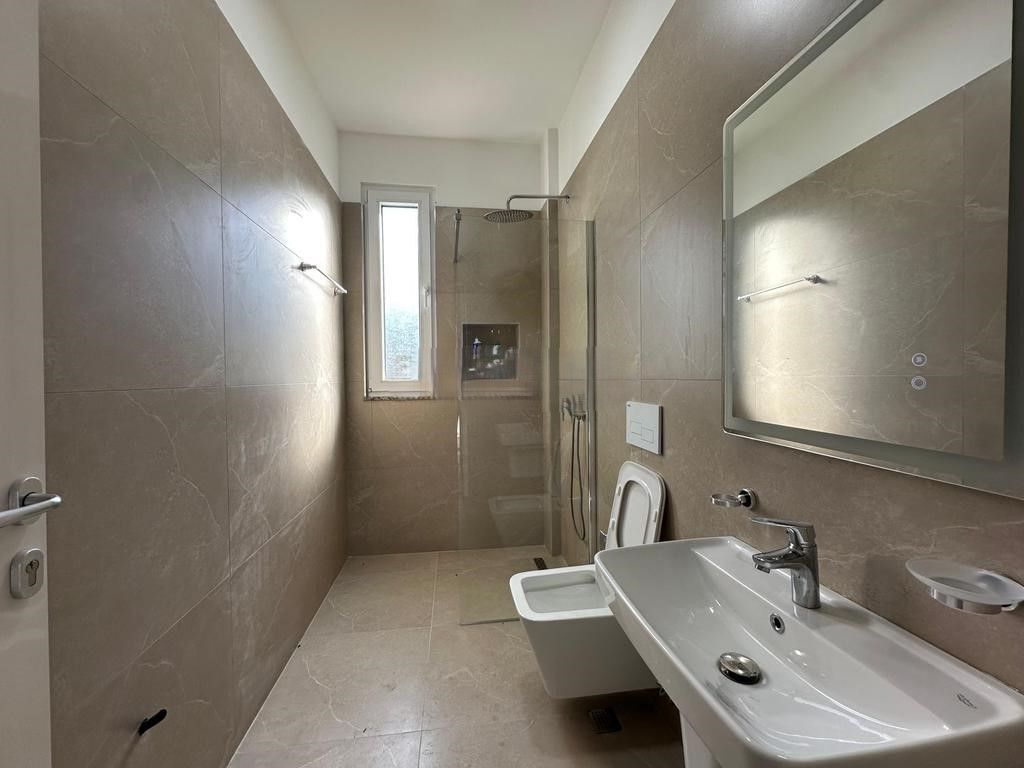 APARTAMENT 2+1+POST PARKIMI PER QIRA PRANE KOMBINATIT !