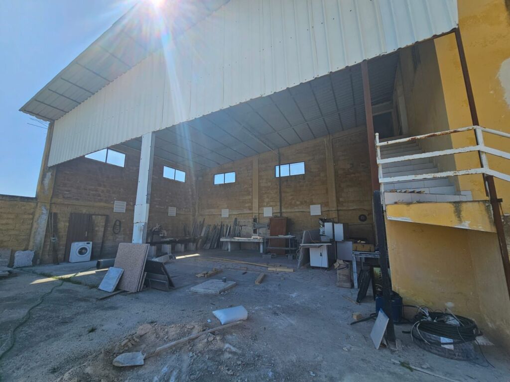 CAPANNONE + TERRENO IN AFFITTO A SPITALLË VICINO AL NUOVO CIMITERO