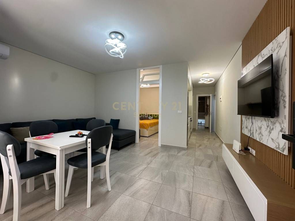 VENDIAMO APPARTAMENTO 2+1+ 120 M2 CORTILE PRESSO LA RESIDENZA "SAN PIETRO"