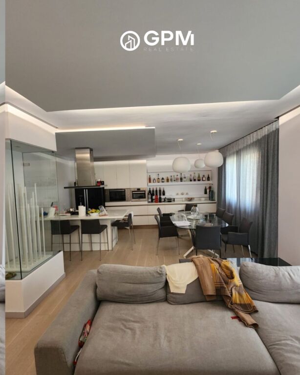 Appartamento 3+1+2 bagni + 2 balconi in vendita a Fresk.