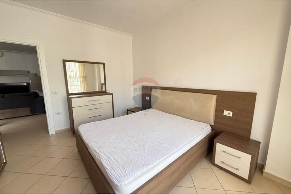 Apartament - Për Qira - KMY, Tiranë