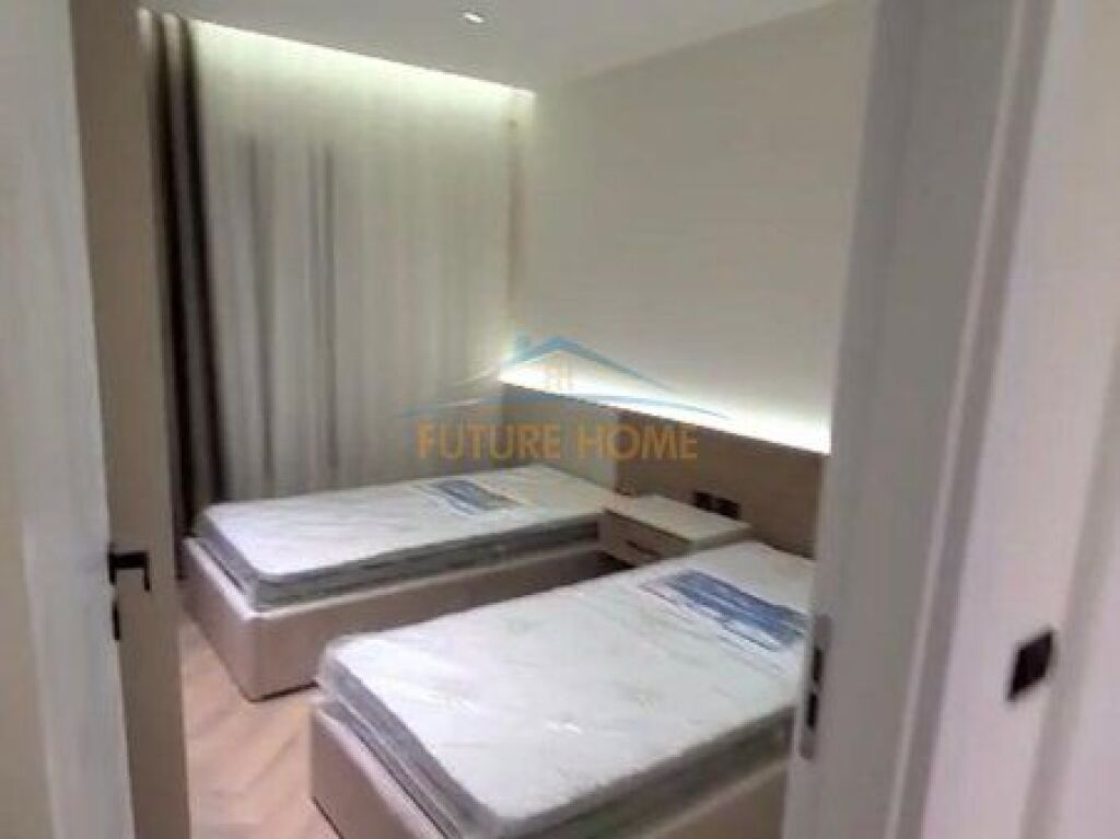 Shitet , Apartament 2+1+Depo, Bulevardi Bajram Curri, Tiranë.