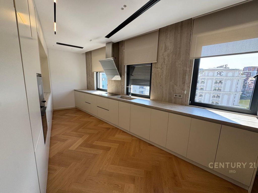 Appartamento di lusso 2+1 in affitto con una superficie di 239 m², presso il Lago Asciutto.