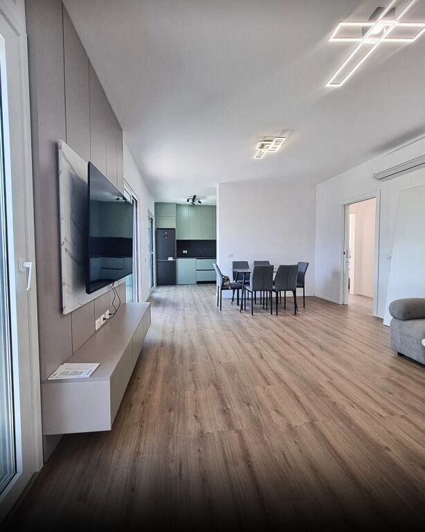 Appartamento 2+1+2 posti auto in affitto Scuola Rossa !
