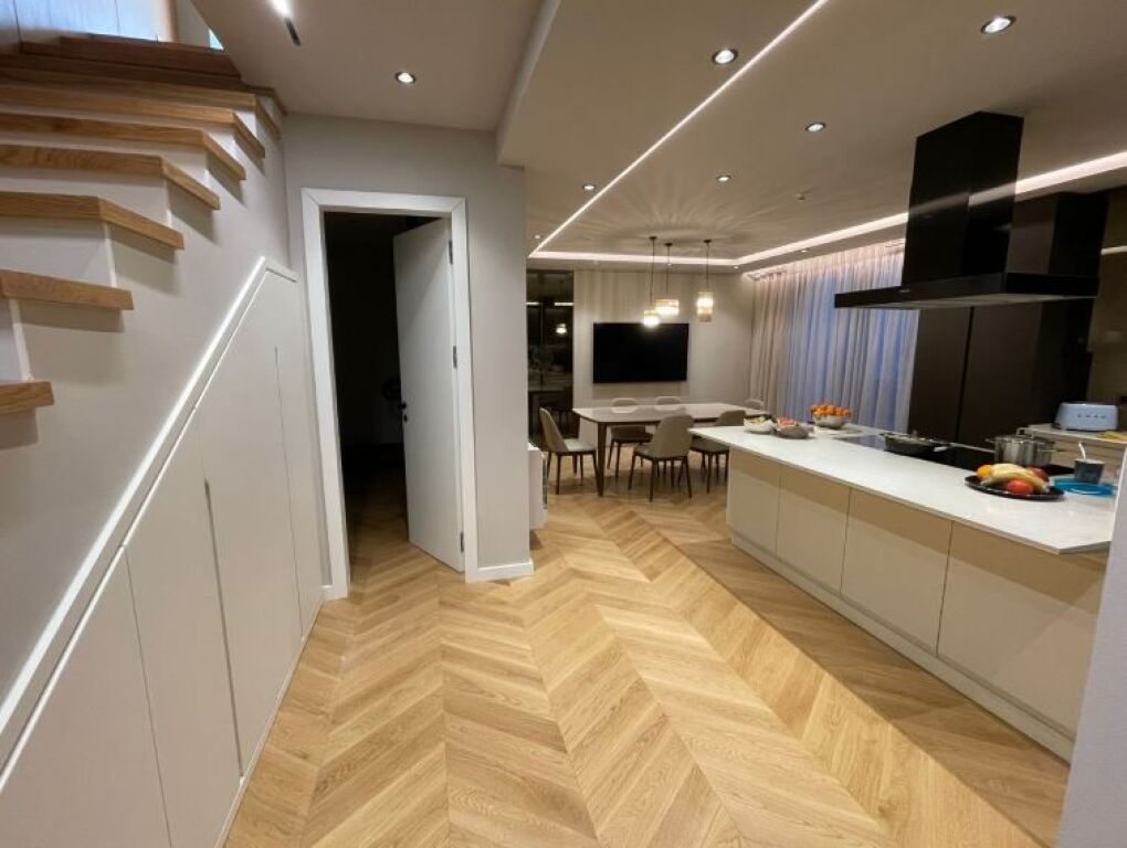 📌Luxury 3-Storey Villa for Sale – Mandarin Residence