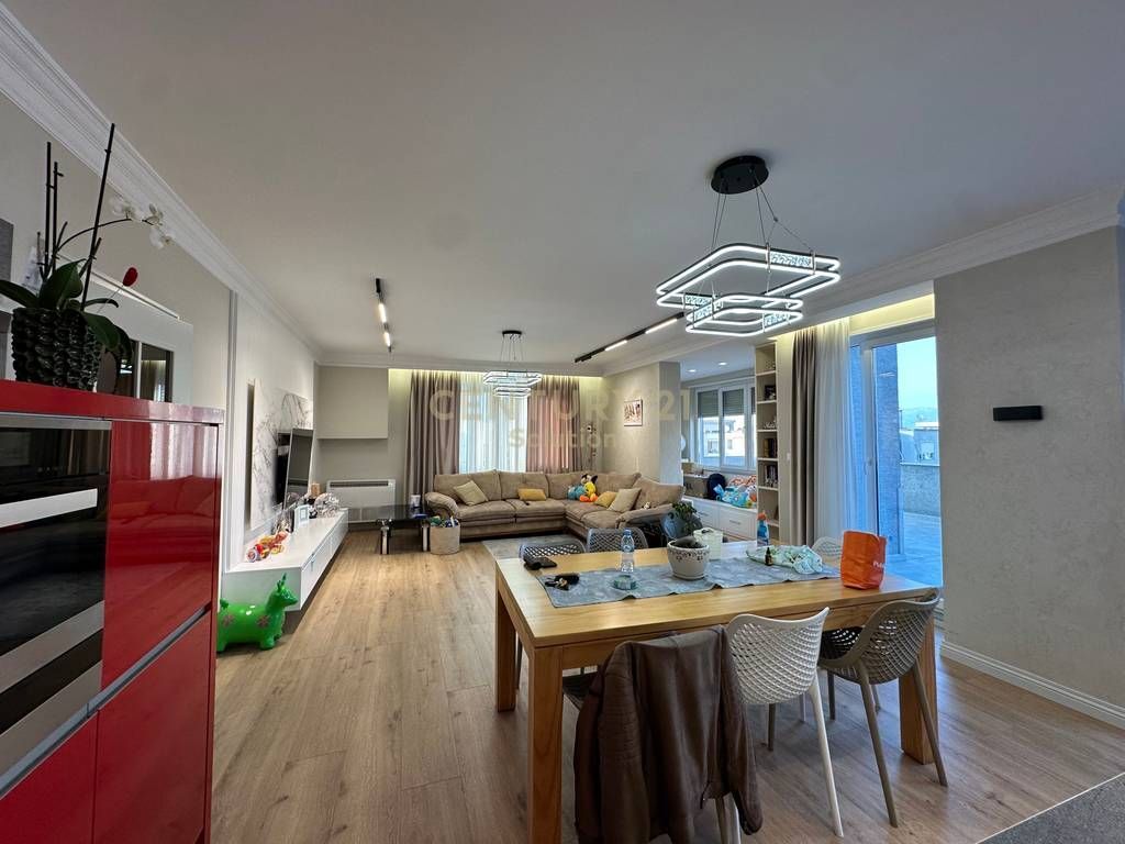 APPARTAMENTO 3+1+2+ VERANDE IN VENDITA VICINO VILLA L !