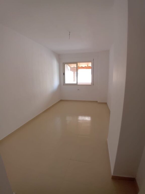 Okazion . Shitet apartament 3+1+2 tek ish urt