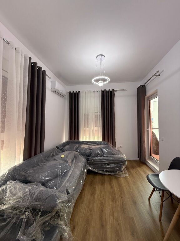 Apartament 1+1+bllk me qira 📍Rezidenca Kadiu, Ali Dem   🏢Kati i 7, me ashensor 🛋️ Mobilim i ri dhe modern 💶 Çmimi: 500€