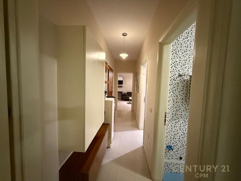 AFFITTASI APPARTAMENTO 2+1 PRESSO IL MUNICIPIO DI PARIGI