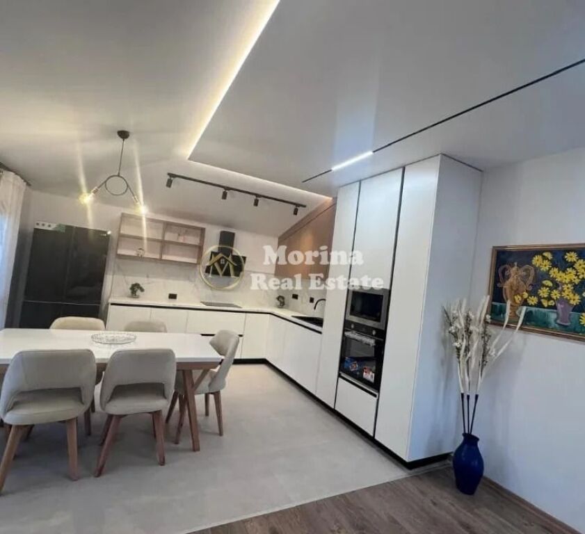 Qera | Vilë 2 + 1 | Laprakë | 900 €/muaj