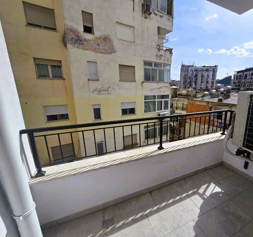 APARTAMENT 2+1 BOSH PER QIRA TE 'DONIKA CENTER'!