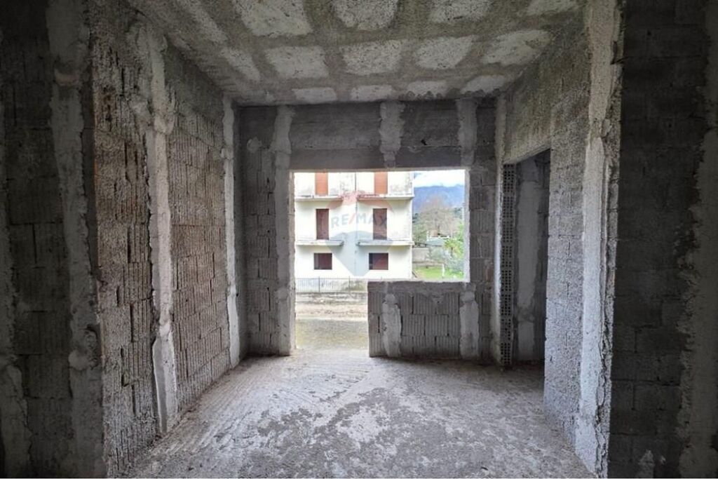 Ndertese 2 kateshe per shitje,Orikum