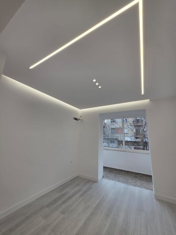 Locale commerciale in affitto in Via Barrikadave