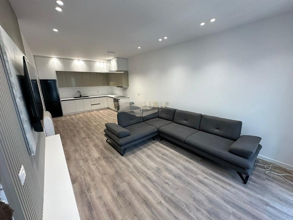 FOR RENT APARTMENT 1 + 1 AT EMERALD CENTER 5 MAJI STREET !