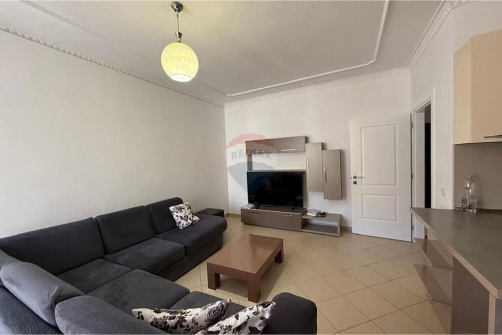 Apartament - Për Qira - KMY, Tiranë