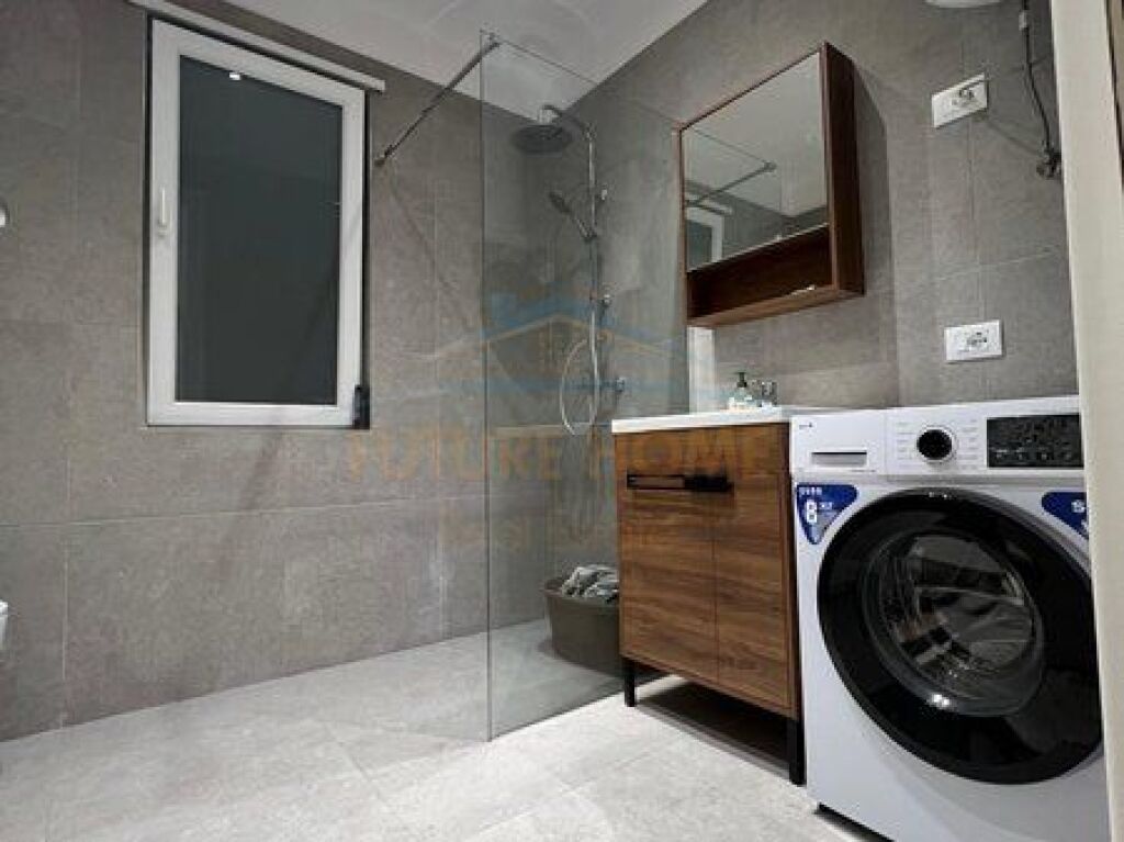 In vendita, Appartamento 2+1, Complesso Univers City, Tirana.