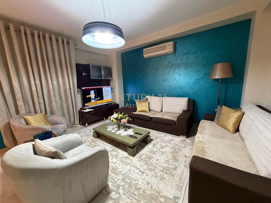 VENDIAMO SUPER APPARTAMENTO 3+1+2+DEPOSITO E 2 POSTI AUTO A BRRYLI! 320.000 € Sup. Totale 152m2