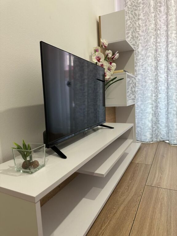 APARTAMENT 1+1 ME QERA TE ALI DEMI