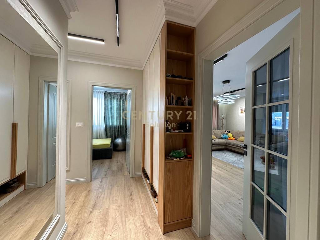 APPARTAMENTO 3+1+2+ VERANDE IN VENDITA VICINO VILLA L !