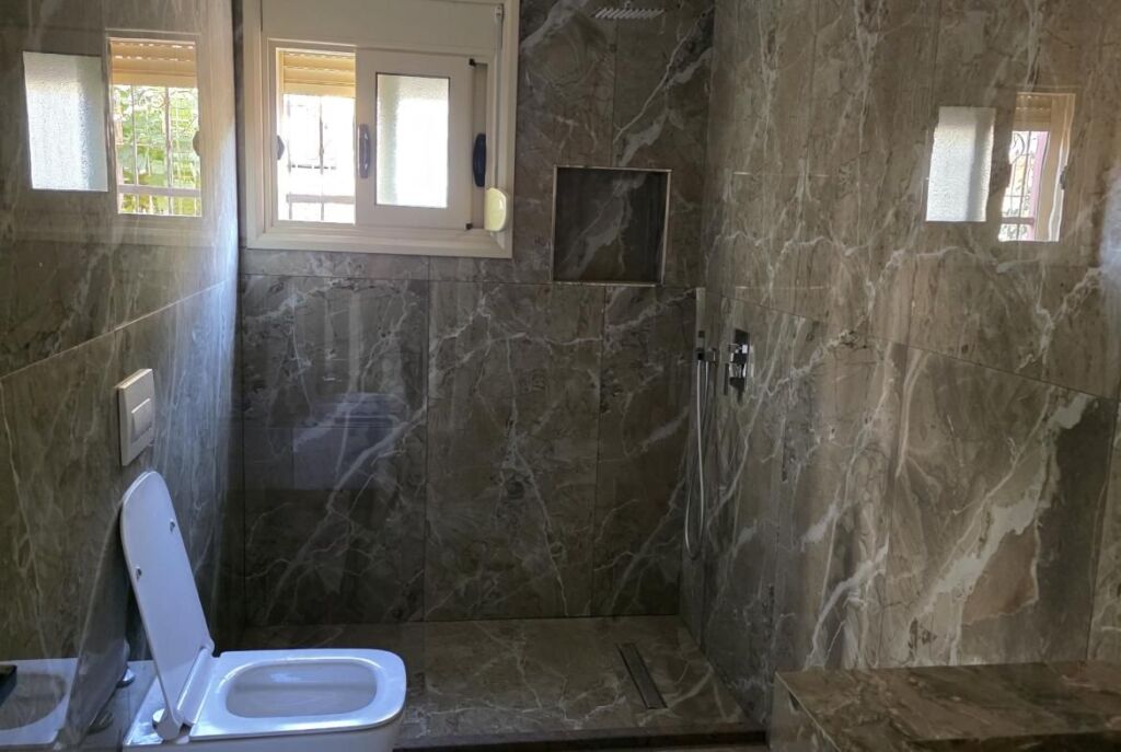 Ne Vlorë Shitet Apartament 2+1 Me Pamje Nga Deti
