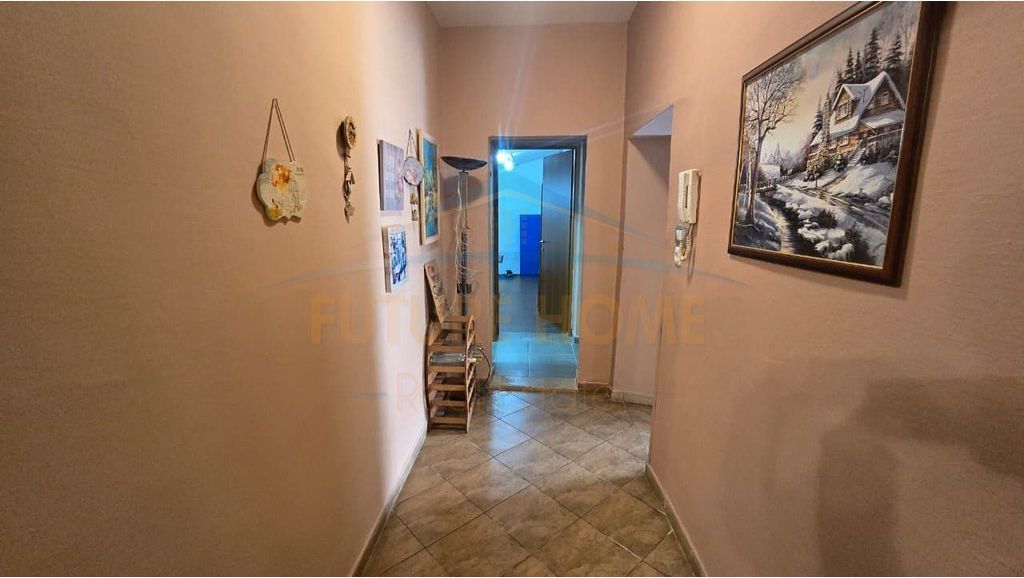 Qira, Shtëpi Private, Pazari i Ri, Tiranë