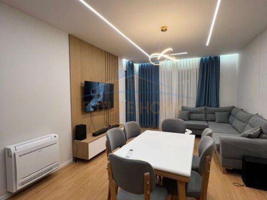 In vendita, Appartamento 2+1, Complesso Univers City, Tirana.