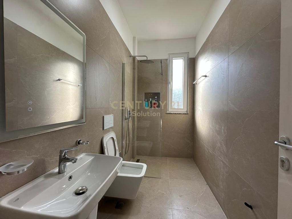 APARTAMENT 2+1+POST PARKIMI PER QIRA PRANE KOMBINATIT !