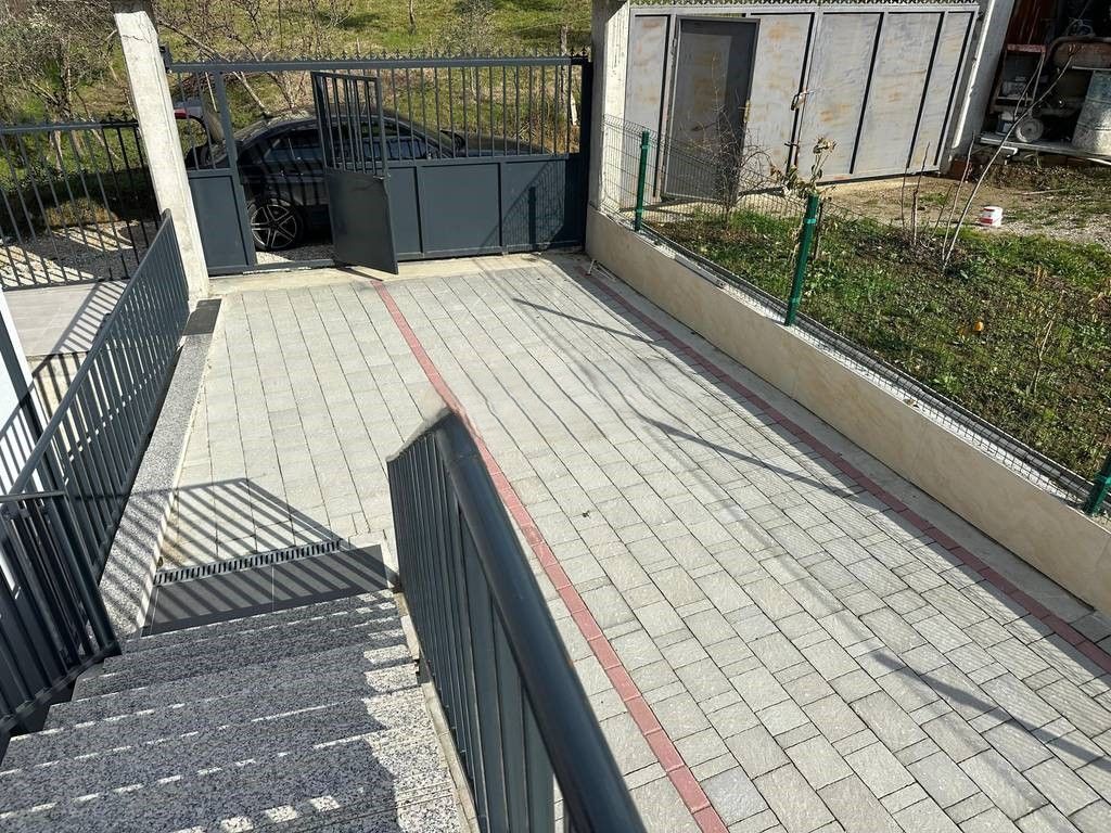 APARTAMENT 2+1+POST PARKIMI PER QIRA PRANE KOMBINATIT !