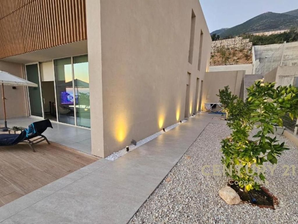 JEPET ME QERA SEZONALE - VILE NE GREEN COAST 1.