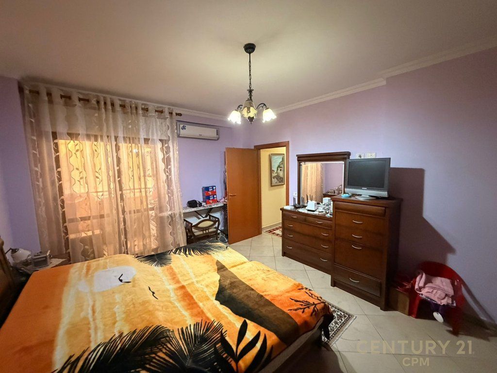 SHESIM APARTAMENT 2+1+2 TEK KOMUNA E PARISIT!