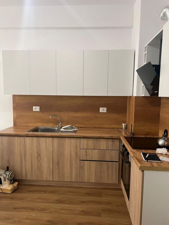 APARTAMENT 1+1 ME QERA TE KADIU NE ALI DEM