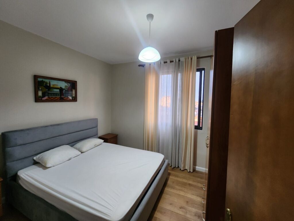 AFFITTASI APPARTAMENTO 2+1 IN SPIAGGIA, VICINO ALLA PASTICCERIA PELIKAN