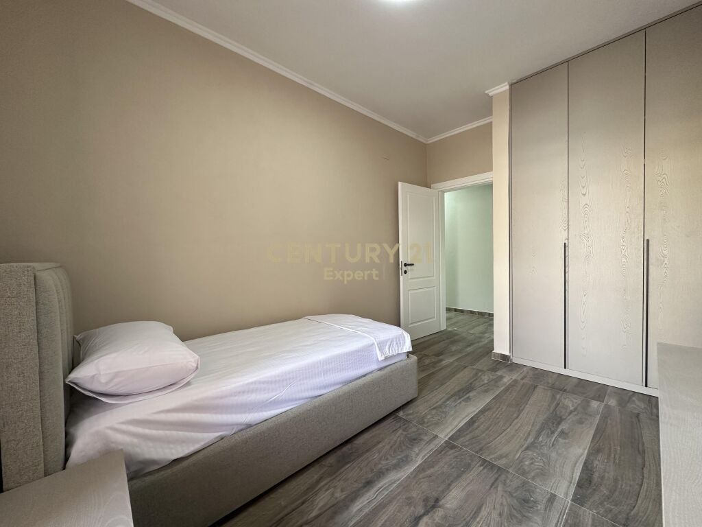 Apartment 3+1+2 + Parking Space for Rent in the Sauk-u te Ri area, Tirana (Villa floor)