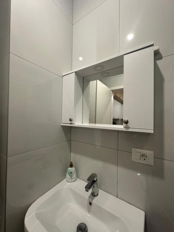 APARTAMENT 1+1 ME QERA TE ALI DEMI