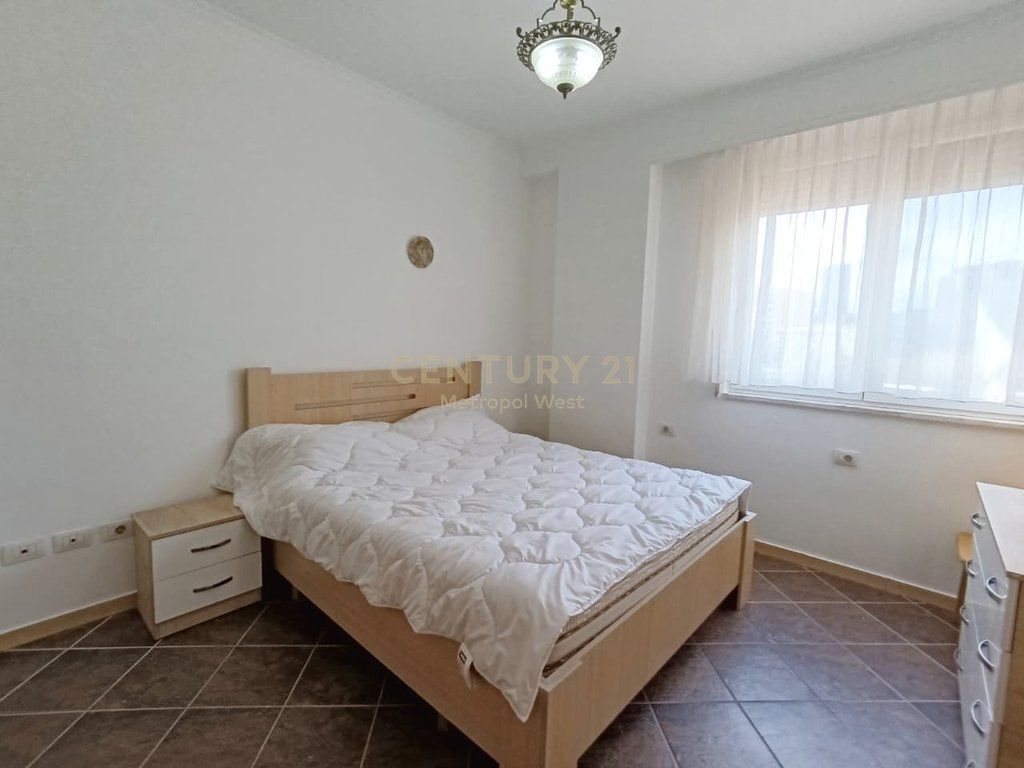 APARTAMENT ME QIRA 2+1 TEK RRUGA E ELBASANIT !